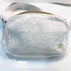 lululemon athletica Crossbody Bag WHT/GOLD